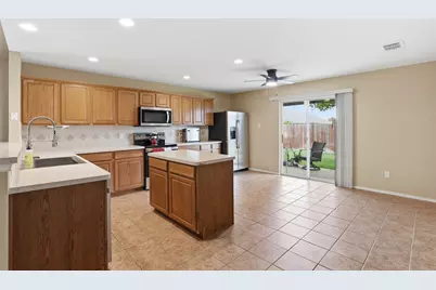 5762 Firethorn Drive, Dallas, TX 75249 - Photo 6