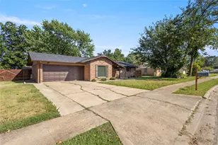 3209 N Calais St, Sherman, TX 75090 - Photo 2