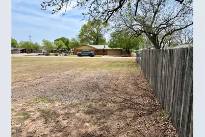 1419 Landon Street, Stamford, TX 79553 - Photo 10