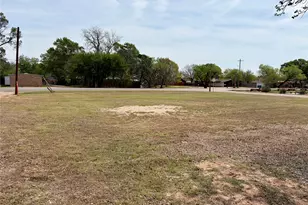 1419 Landon St, Stamford, TX 79553 - Photo 12