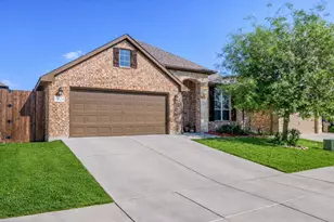 7624 Truchard Dr, Fort Worth, TX 76179 - Photo 2