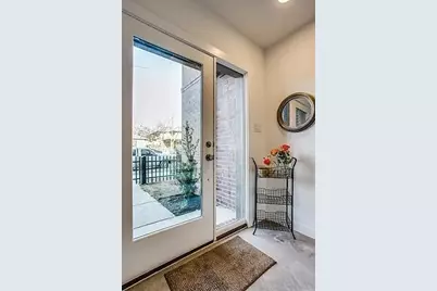 627 Finley Court, Dallas, TX 75208 - Photo 2