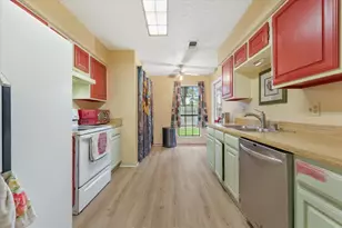 114 Wilshire Ct, Irving, TX 75061 - Photo 16