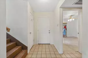 114 Wilshire Ct, Irving, TX 75061 - Photo 6