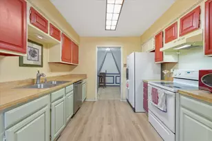 114 Wilshire Ct, Irving, TX 75061 - Photo 18