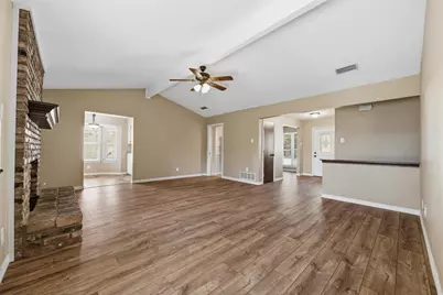 714 Royal Oaks Drive, Garland, TX 75040 - Photo 16