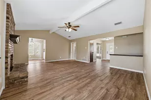 714 Royal Oaks Dr, Garland, TX 75040 - Photo 16