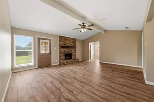 714 Royal Oaks Dr, Garland, TX 75040 - Photo 14