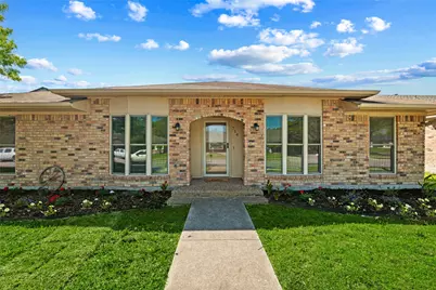 714 Royal Oaks Drive, Garland, TX 75040 - Photo 2