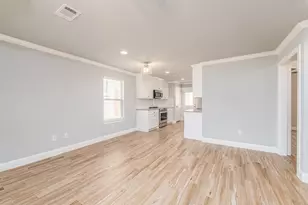 720 Rolling Terrace Cir, Granbury, TX 76049 - Photo 8