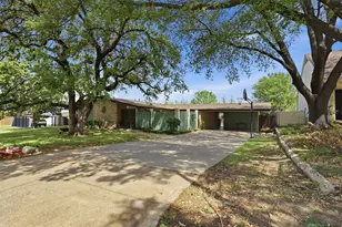 3808 Kimberly Ln, Fort Worth, TX 76133 - Photo 2
