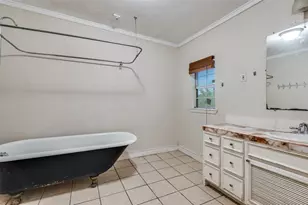 1015 Kings Hwy, Dallas, TX 75208 - Photo 10