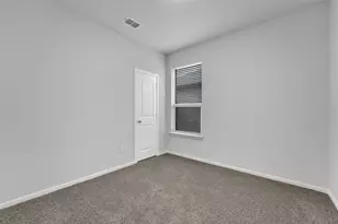 312 Youngblood Ln, Fort Worth, TX 76131 - Photo 8