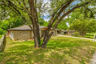 1209 Wade Dr, Bedford, TX 76022 - Photo 2