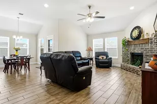 904 Avagail Ave, Springtown, TX 76082 - Photo 16