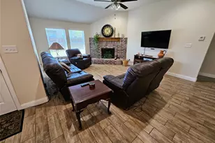 904 Avagail Ave, Springtown, TX 76082 - Photo 8