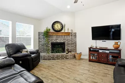 904 Avagail Avenue, Springtown, TX 76082 - Photo 6