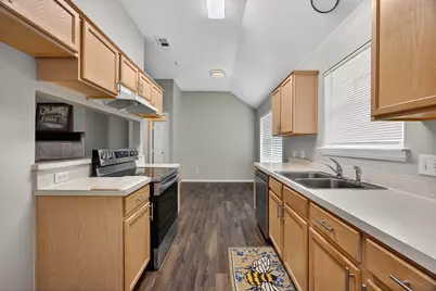 3205 Carverly Avenue, Fort Worth, TX 76119 - Photo 8