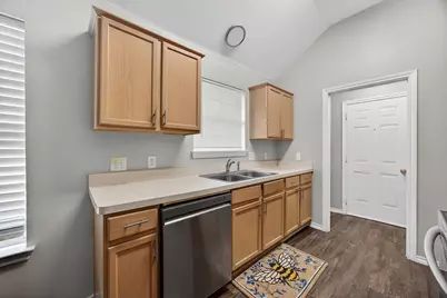 3205 Carverly Avenue, Fort Worth, TX 76119 - Photo 10