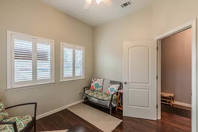 5900 Houghton Avenue, Fort Worth, TX 76107 - Photo 6