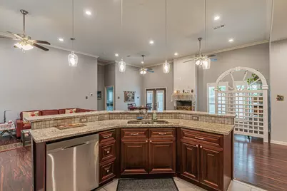 5900 Houghton Avenue, Fort Worth, TX 76107 - Photo 36