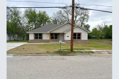 307 Elba Street, Bowie, TX 76230 - Photo 2