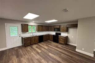 307 Elba St, Bowie, TX 76230 - Photo 10