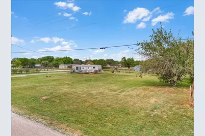 512 Bennett Drive, Aurora, TX 76078 - Photo 6