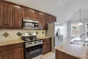 205 Commonwealth Cir, Waxahachie, TX 75165 - Photo 12