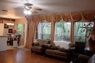 1706 Creekway Dr, Garland, TX 75043 - Photo 2