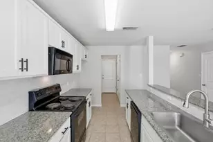 2320 Bloomfield Dr, Arlington, TX 76012 - Photo 12