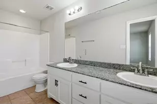 2320 Bloomfield Dr, Arlington, TX 76012 - Photo 16