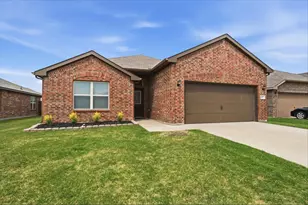 428 Edgewick Ln, Fort Worth, TX 76036 - Photo 2