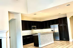 2713 Troutt Dr, Carrollton, TX 75010 - Photo 4
