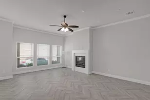 1914 Melinda Ln, Farmers Branch, TX 75234 - Photo 4