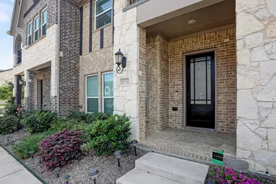 1914 Melinda Lane, Farmers Branch, TX 75234 - Photo 2