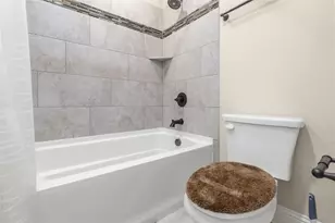 911 Royal Ct, Mansfield, TX 76063 - Photo 26