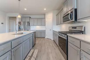 521 Dunmore Dr, Fort Worth, TX 76052 - Photo 2