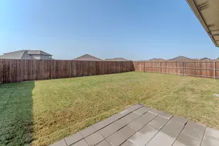 521 Dunmore Dr, Fort Worth, TX 76052 - Photo 18