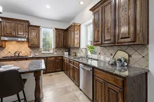 8401 Foothill Dr, Plano, TX 75024 - Photo 10