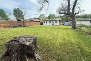 831 Cedar Dr, Mesquite, TX 75149 - Photo 4