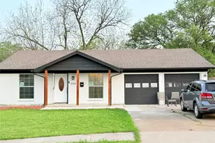 2910 Sun Valley St, Irving, TX 75062 - Photo 2