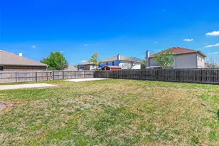 316 Spurlock Dr, Krum, TX 76249 - Photo 24