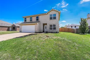 316 Spurlock Dr, Krum, TX 76249 - Photo 2