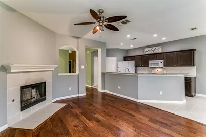 211 Patriot Lane, Euless, TX 76040 - Photo 10