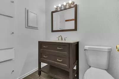 905 SE 3rd Street, Grand Prairie, TX 75051 - Photo 12