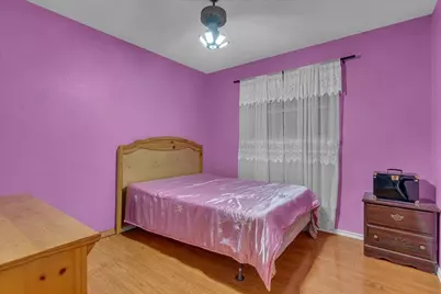 905 SE 3rd Street, Grand Prairie, TX 75051 - Photo 18