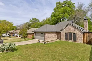 104 Park Cir, McKinney, TX 75069 - Photo 2