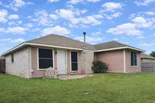 1325 Aviary Dr, DeSoto, TX 75115 - Photo 4
