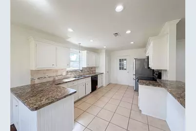 1000 Dorsey Street, Burleson, TX 76028 - Photo 2